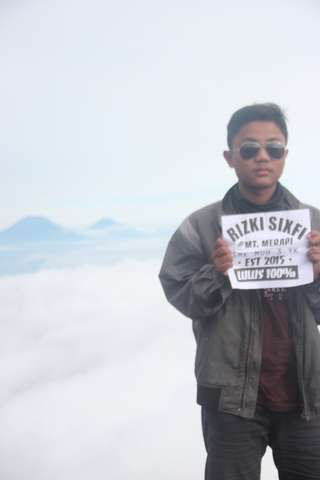 FOTO FOTO PENDAKIAN GUNUNG MERAPI