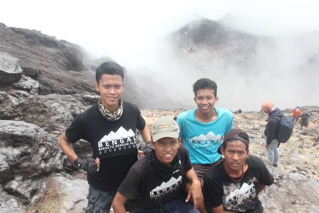 FOTO FOTO PENDAKIAN GUNUNG MERAPI