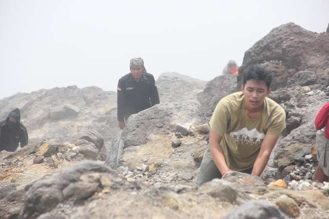FOTO FOTO PENDAKIAN GUNUNG MERAPI