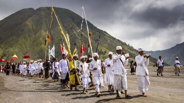 5 Ritual Unik Suku Di Indonesia