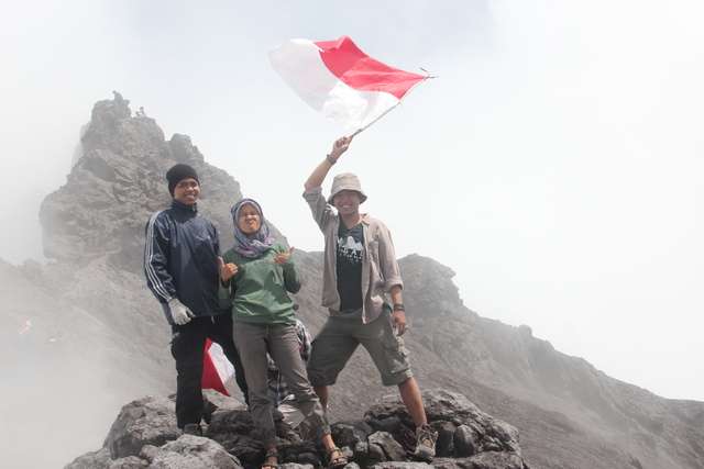 FOTO FOTO PENDAKIAN GUNUNG MERAPI
