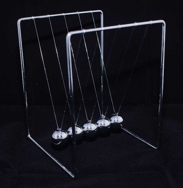 Terjual Newton Cradle Ayunan Newton Pendulum Newton 