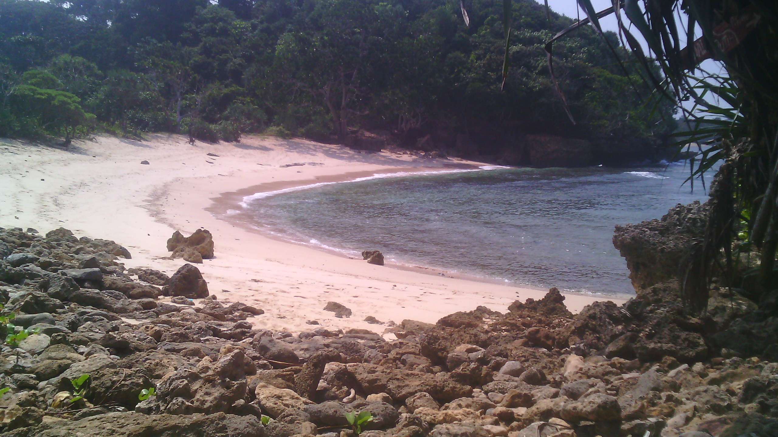 Keindahan Wedenciut, Pantai Tersembunyi di Malang Selatan