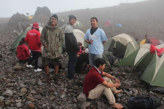 FOTO FOTO PENDAKIAN GUNUNG MERAPI