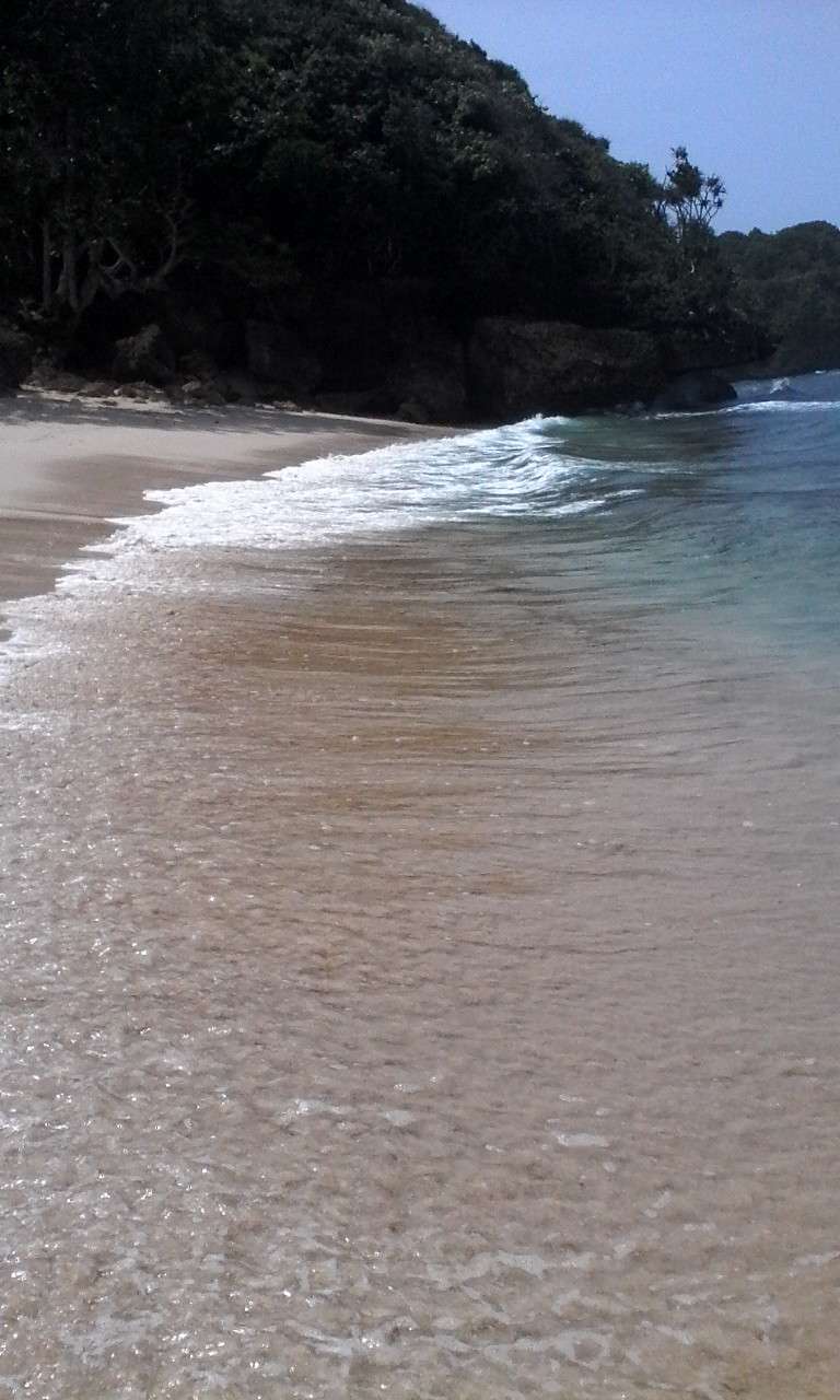 Keindahan Wedenciut, Pantai Tersembunyi di Malang Selatan