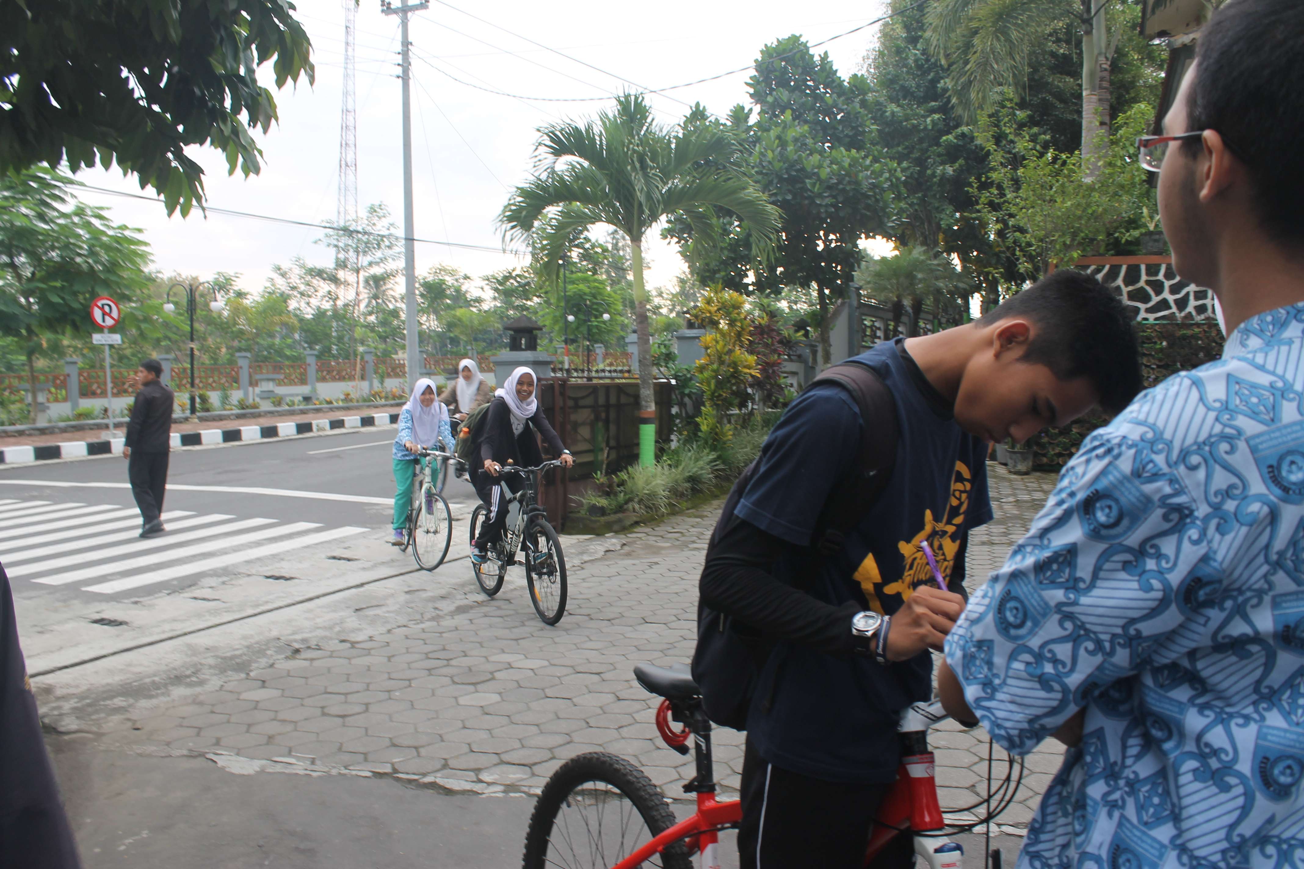 Cara sekolah ane memperingati Hari Bumi