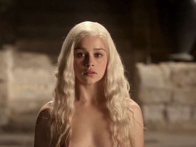 22 Fakta Seputar Emilia &quot;Daenerys&quot; Clarke (Esquire's Sexiest Women Alive, GoT masuk!)