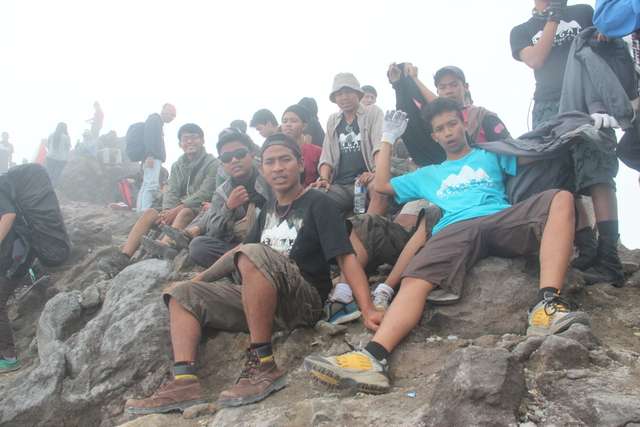 FOTO FOTO PENDAKIAN GUNUNG MERAPI