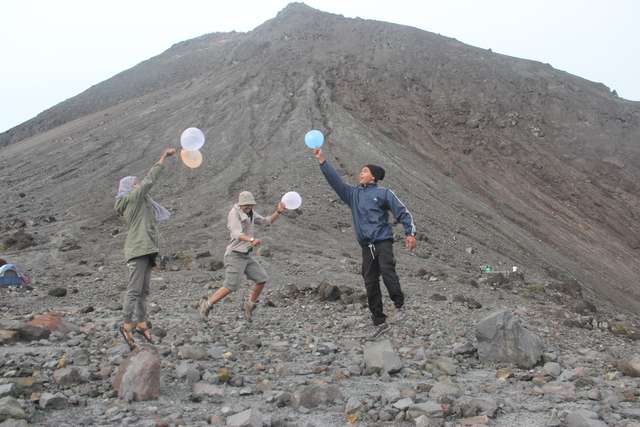 FOTO FOTO PENDAKIAN GUNUNG MERAPI