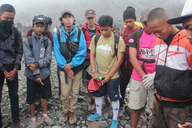 FOTO FOTO PENDAKIAN GUNUNG MERAPI