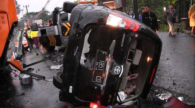 Cerita di balik kecelakaan Puncak Bogor