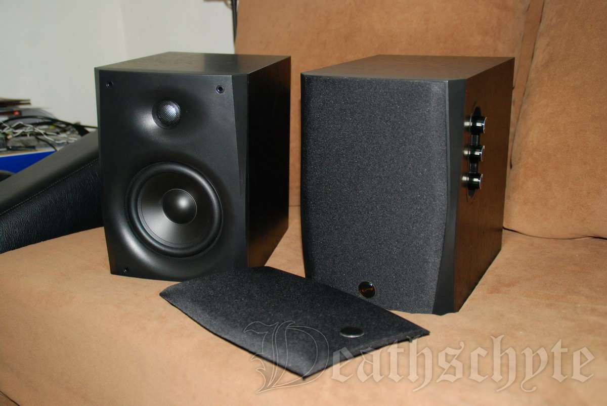 &#91;Speaker&#93;Swan Hivi D1080-IV - 2.0 Multimedia Bookshelf Speaker