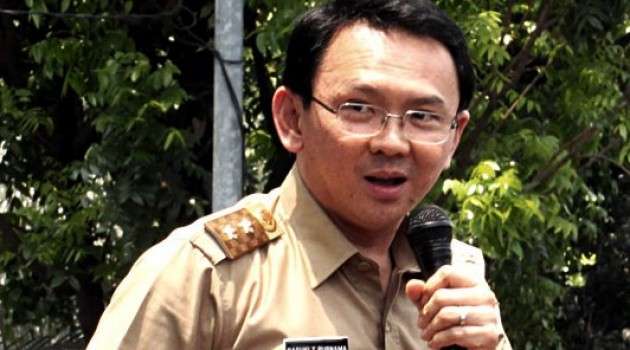 (Pic) Jurus Silat Tangan Suci yang diperagakan oleh Ahok.