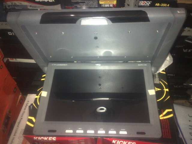 Yang butuh tv plafon ukuran big size sama double din equinox masuk.......murah