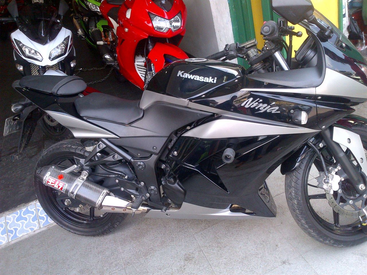 Cari KAWASAKI NINJA 250 FI 5 UNIT MODIF ZX6 EUROVERSION 2011