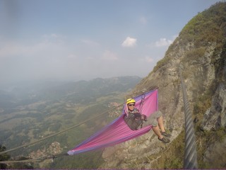 Mengenal Via Ferrata, Alat Bantu Yang Tak Biasa!