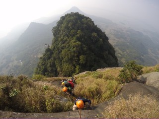 Mengenal Via Ferrata, Alat Bantu Yang Tak Biasa!