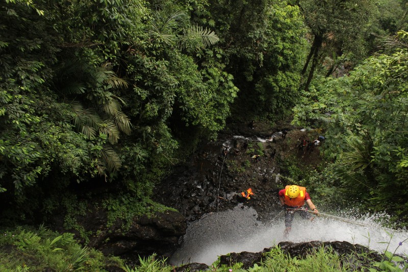 CANYONING! Cara Berbeda Menikmati Air Terjun