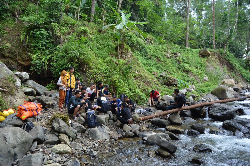 CANYONING! Cara Berbeda Menikmati Air Terjun