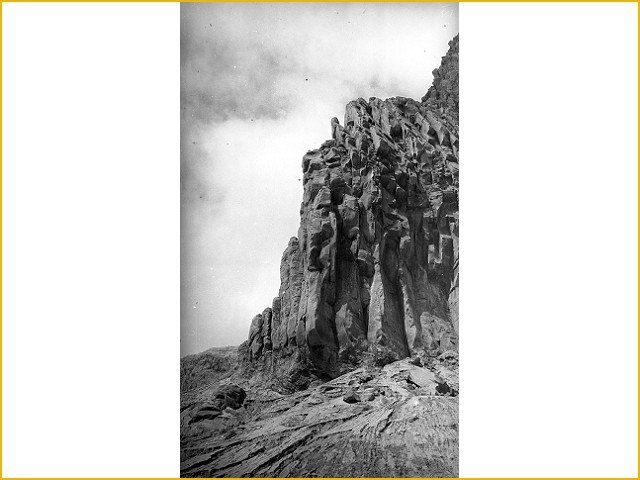 (Full Pic!) Koleksi Foto Letusan Kelud tahun 1901-1919, antara Keindahan dan Bencana.