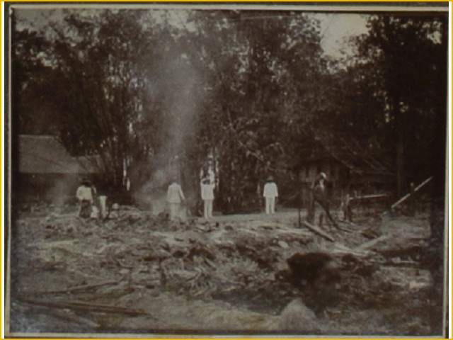 (Full Pic!) Koleksi Foto Letusan Kelud tahun 1901-1919, antara Keindahan dan Bencana.