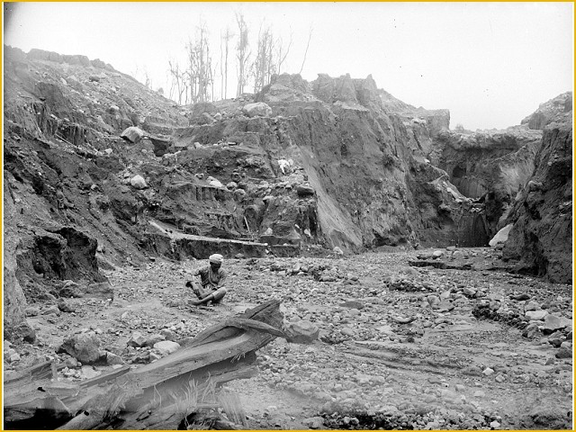 (Full Pic!) Koleksi Foto Letusan Kelud tahun 1901-1919, antara Keindahan dan Bencana.