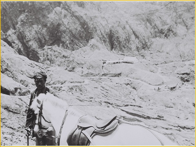 (Full Pic!) Koleksi Foto Letusan Kelud tahun 1901-1919, antara Keindahan dan Bencana.