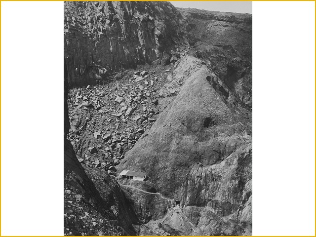 (Full Pic!) Koleksi Foto Letusan Kelud tahun 1901-1919, antara Keindahan dan Bencana.
