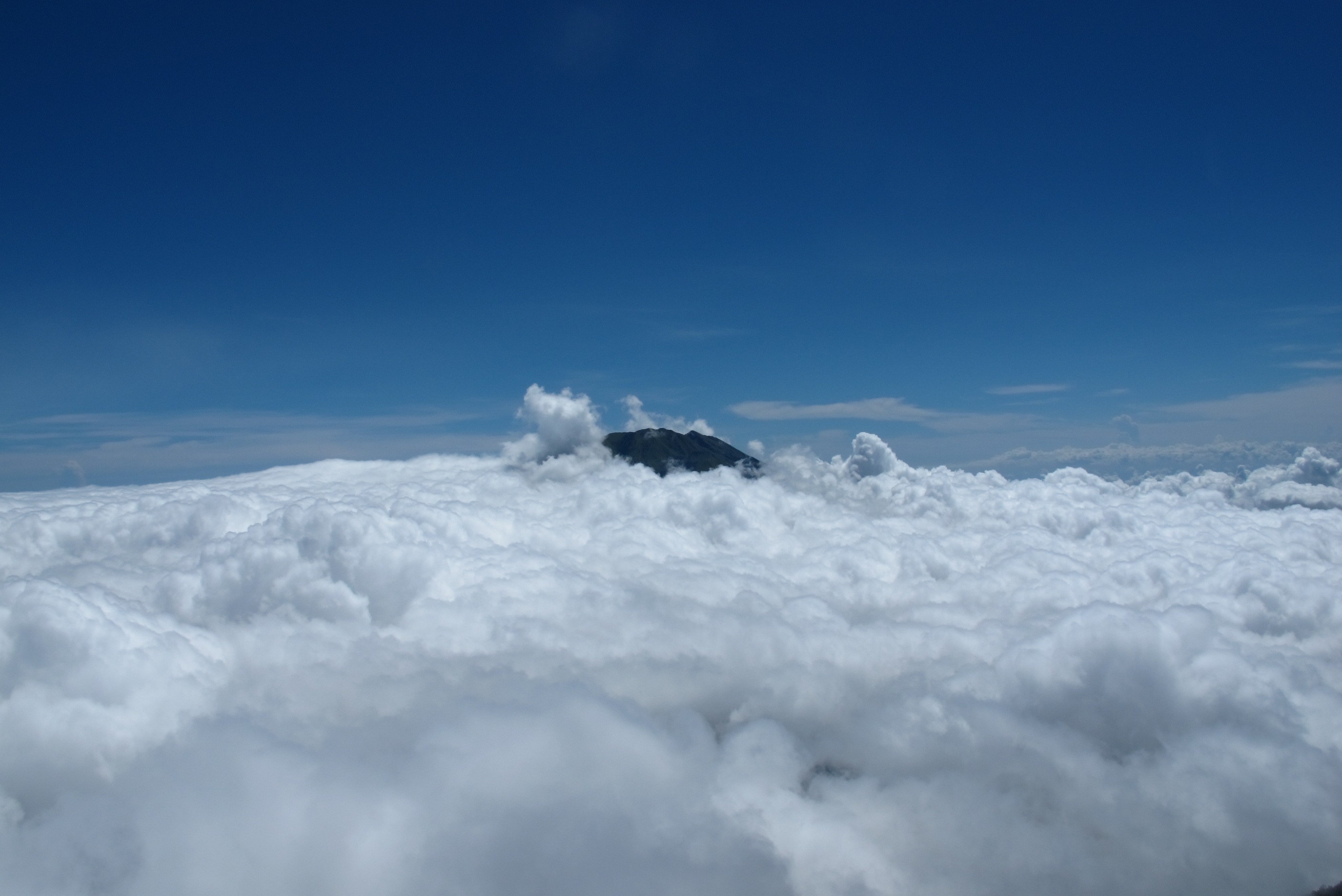 SHARE FOTO GUNUNG ADUHAI