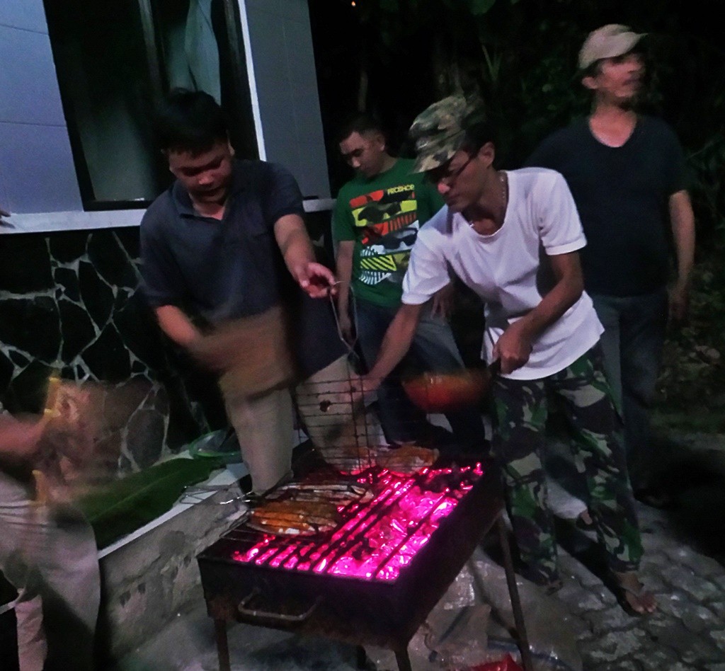 SHARE ,Suka Duka Punya Tongkrongan Deket Rumah