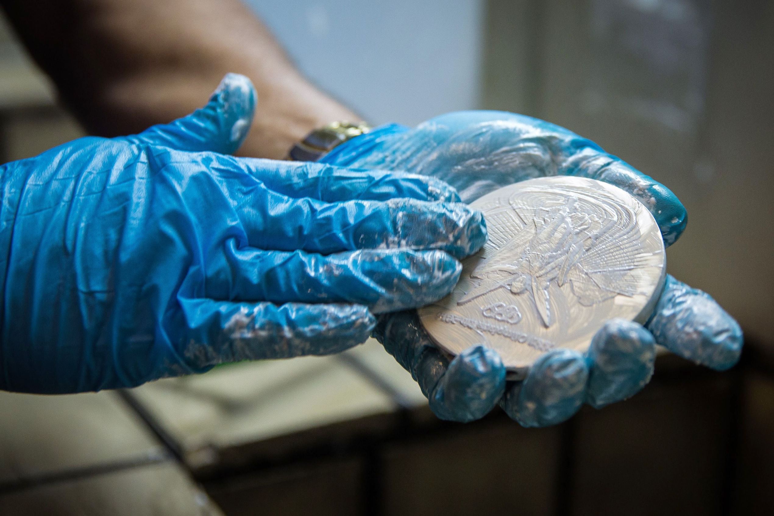 Proses Pembuatan Medali Olimpiade Rio 