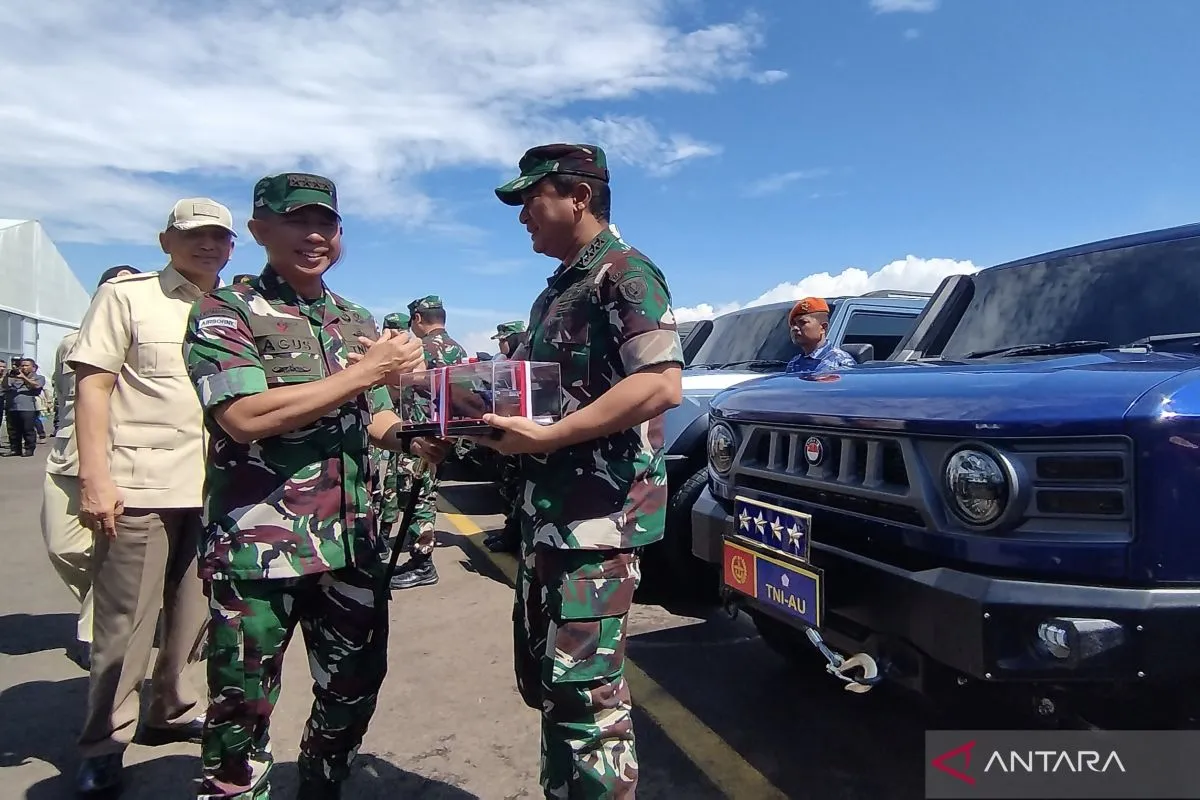 Menhan serahkan 700 Maung MV3 ke TNI dan Polri untuk operasional
