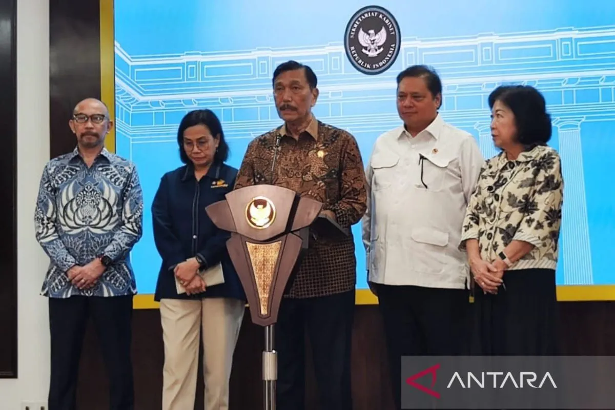 Luhut sebut program MBG berdampak pada penurunan kemiskinan