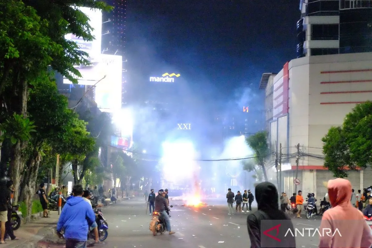 Lalu Lintas Mulai Pulih di Pusat Kota Surabaya Seusai Kericuhan Massa Aksi