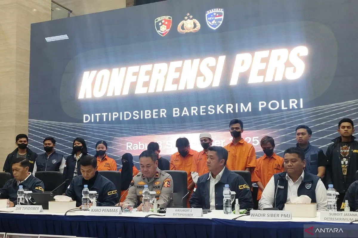 Laras Faizati Jadi Tersangka Buntut Konten Ajakan Bakar Mabes Polri Saat Aksi