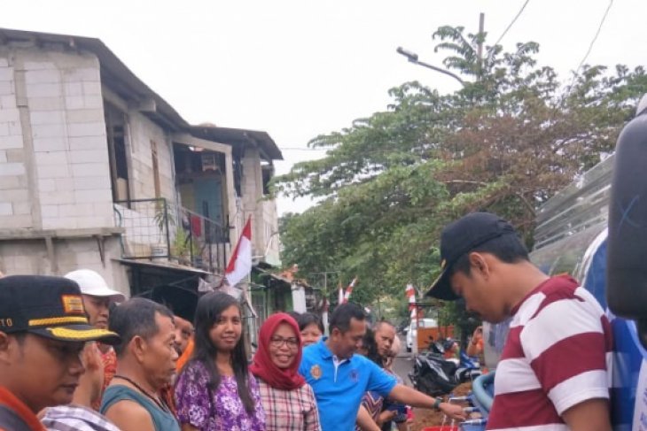 Warga Pegadungan Kalideres sulit mendapatkan air bersih