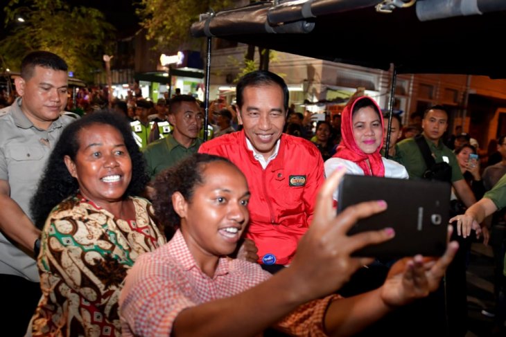 presiden-naik-andong-di-malioboro-sapa-masyarakat