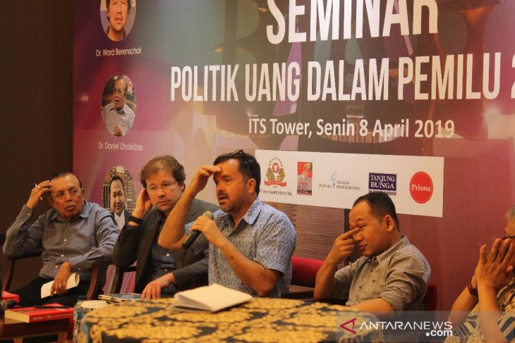 peneliti-politik-uang-berpotensi-ancam-perekonomian-negara