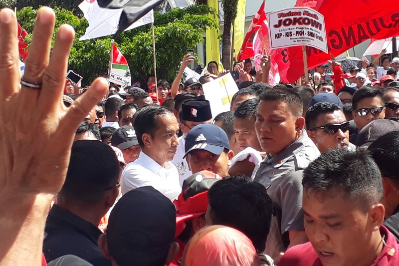 jokowi-disambut-meriah-warga-depok