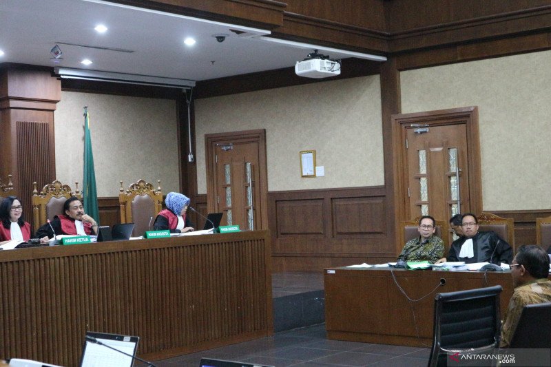 Bekas anak buah akui setor uang ke Ratu Atut dan Rano Karno