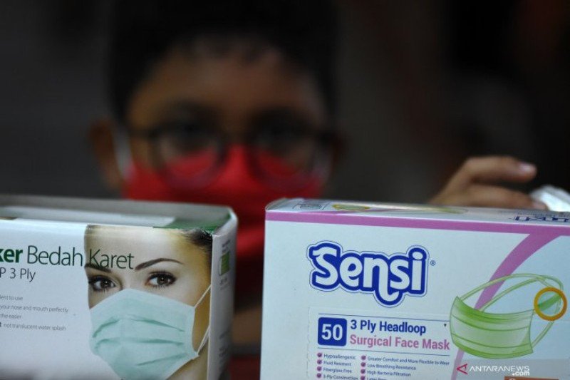 Menko Perekonomian: Jangan semua masker di Indonesia diborong China demi Corona
