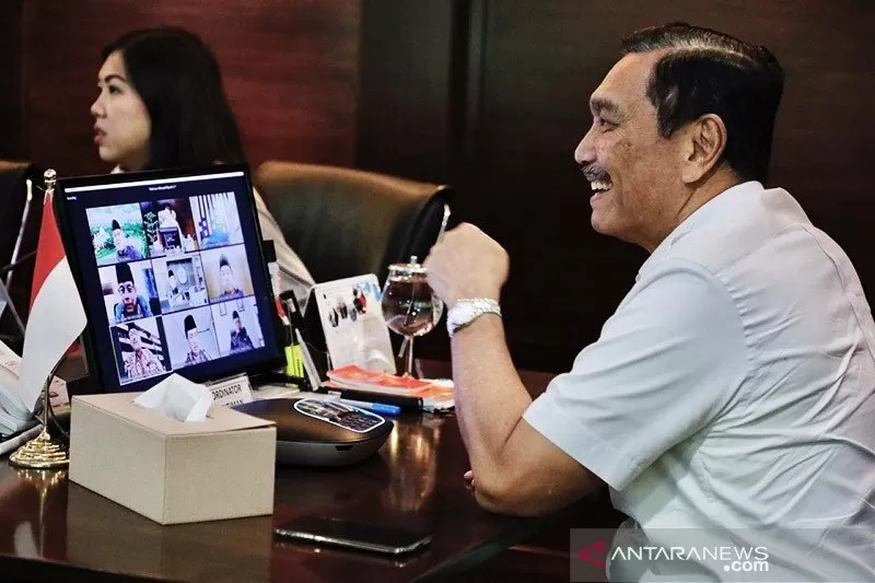 luhut-ungkap-alasan-ikut-urus-umkm-bagi-bagi-dengan-airlangga