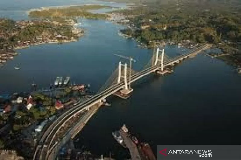 Resmikan Jembatan Teluk Kendari, Jokowi:Jadi Ikon Baru Kebanggaan Warga