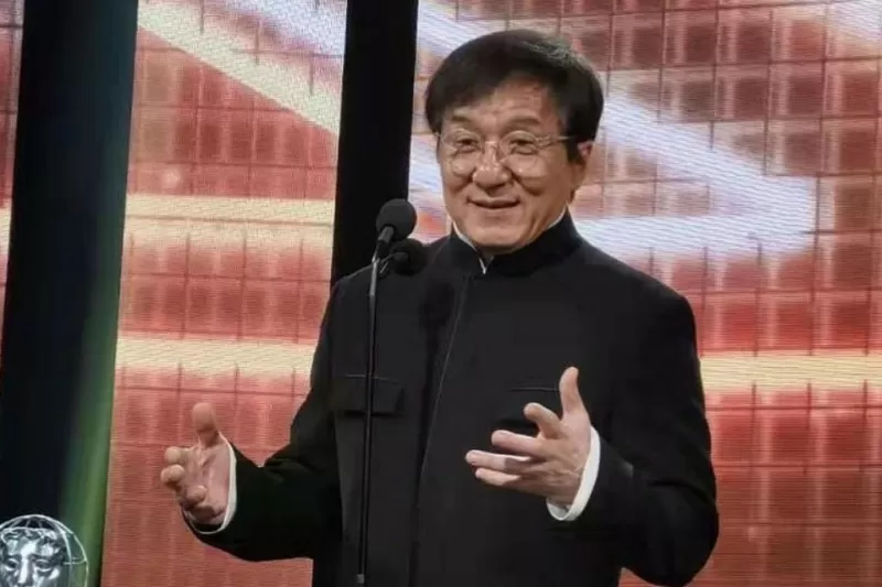 jackie-chan-ingin-jadi-anggota-partai-komunis-china