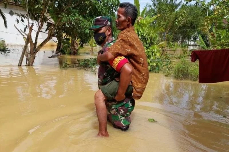 sungai-meluap-sejumlah-wilayah-penajam-paser-utara-terendam-banjir