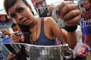 &#91;Trap News&#93; Tertipu! Lelaki terkejut mendapati kekasihnya ternyata pria