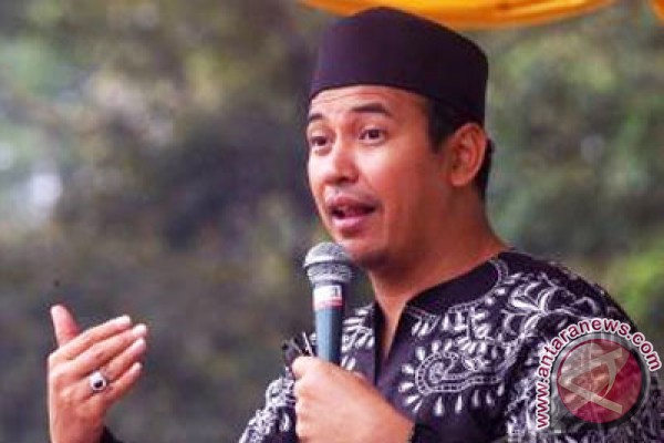 Innalillahi.. Ustadz Jeffry Al Buchori (Uje) telah meninggal :(