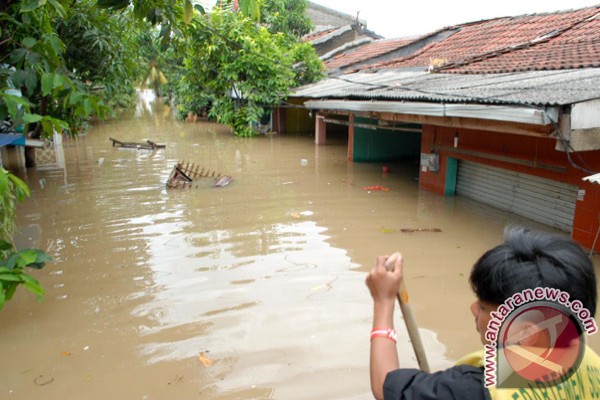 1100-rumah-terendam-banjir-akibat-luapan-cisadane-jokowi-mana-jokowi