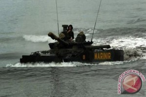 Tank BMP-3F dan baret kehormatan Korps Marinir TNI AL