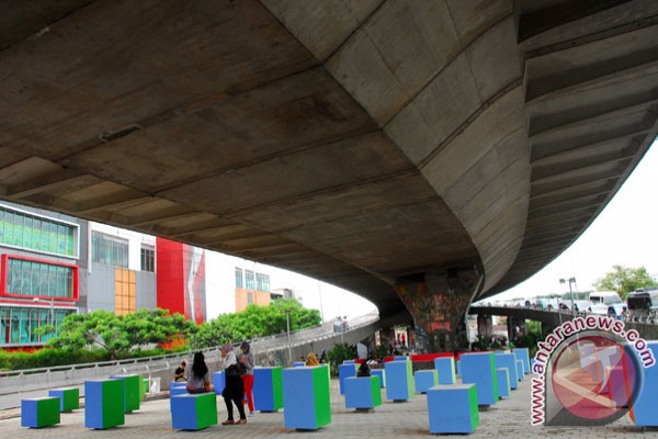 Beda dengan Taman di Bandung, Taman Flyover Klender Tak Dirawat